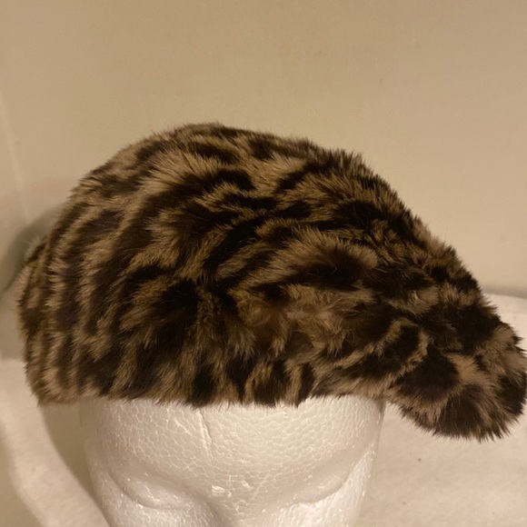 Real Fur Winter beret leopard Hat 🎩 - Picture 3 of 9